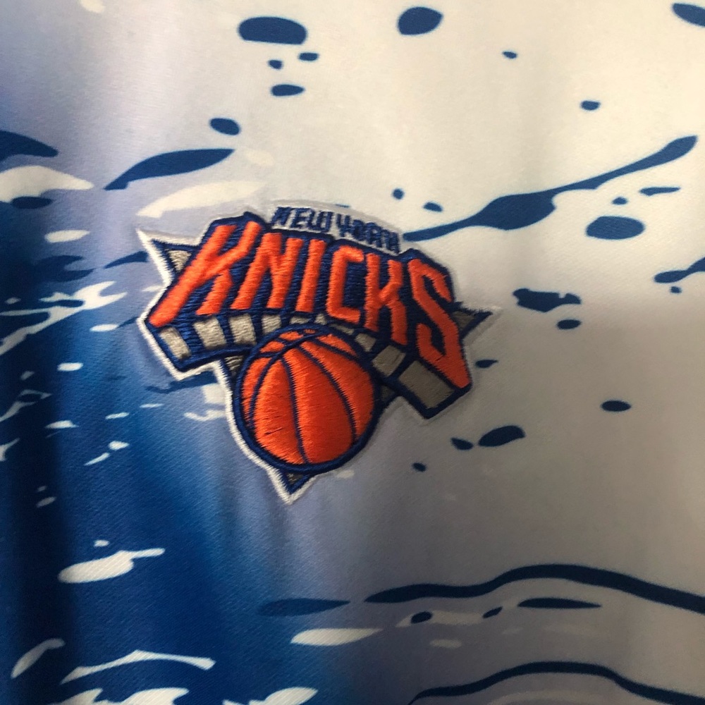 Like-new Knicks zip up sweatshirt.